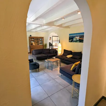 Magnifique Maison Avec Piscine, Idealement Situee *