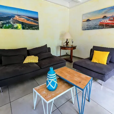 Magnifique Maison Avec Piscine, Idealement Situee Ferienhaus *