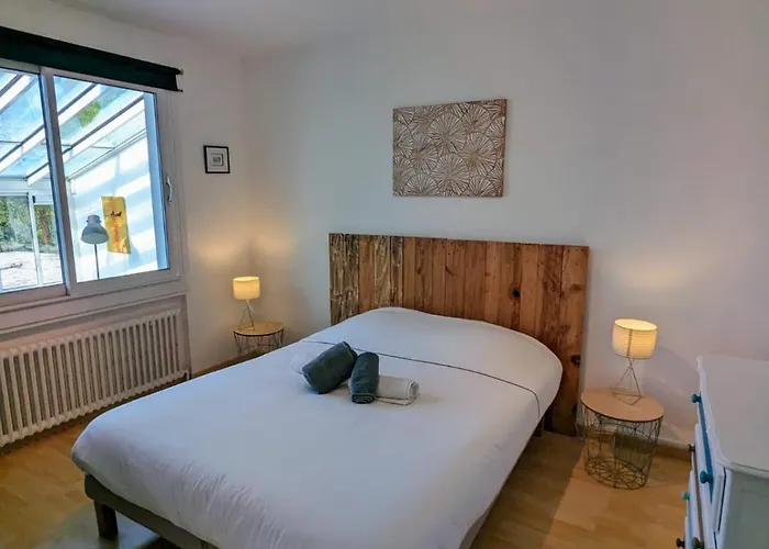 Magnifique Maison Avec Piscine, Idealement Situee Ferienhaus