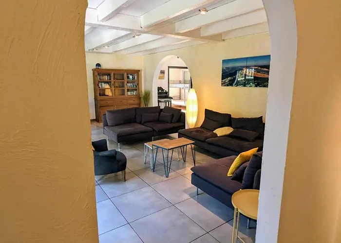 Magnifique Maison Avec Piscine, Idealement Situee *