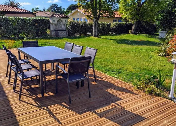 Magnifique Maison Avec Piscine, Idealement Situee Ferienhaus *