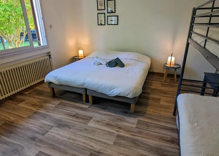 Magnifique Maison Avec Piscine, Idealement Situee *