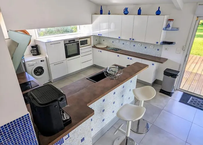 Ferienhaus Magnifique Maison Avec Piscine, Idealement Situee La Teste-de-Buch