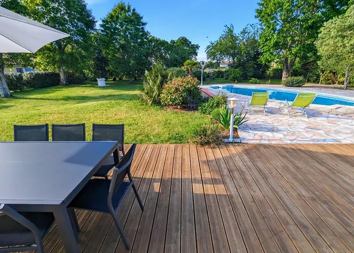 Magnifique Maison Avec Piscine, Idealement Situee *