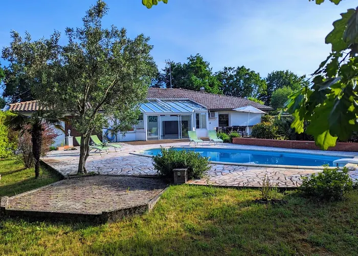 Magnifique Maison Avec Piscine, Idealement Situee *