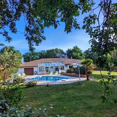 Magnifique Maison Avec Piscine, Idealement Situee Holiday home La Teste-de-Buch